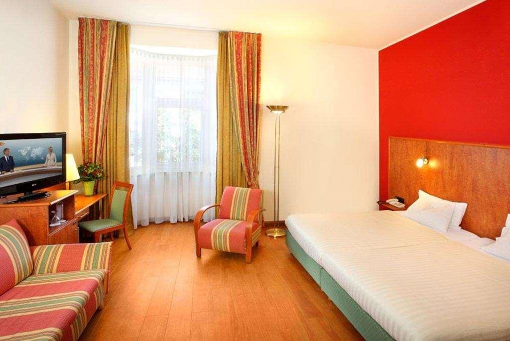 1, 2, Sleep Boardinghouse Unterschleissheim Zentrum 部屋 写真