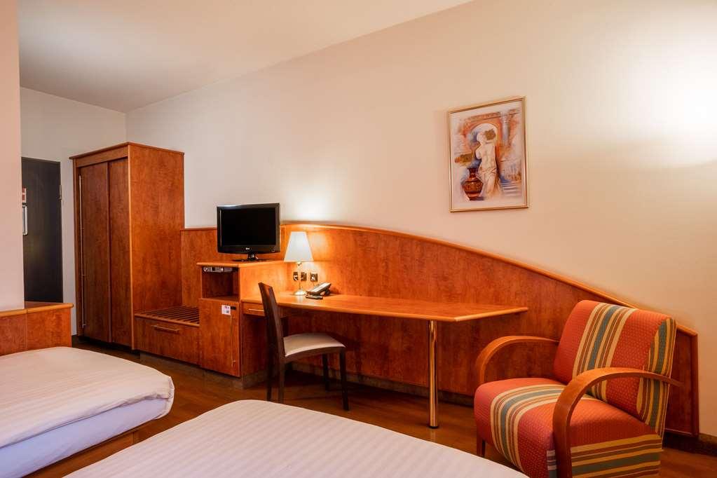 1, 2, Sleep Boardinghouse Unterschleissheim Zentrum 部屋 写真