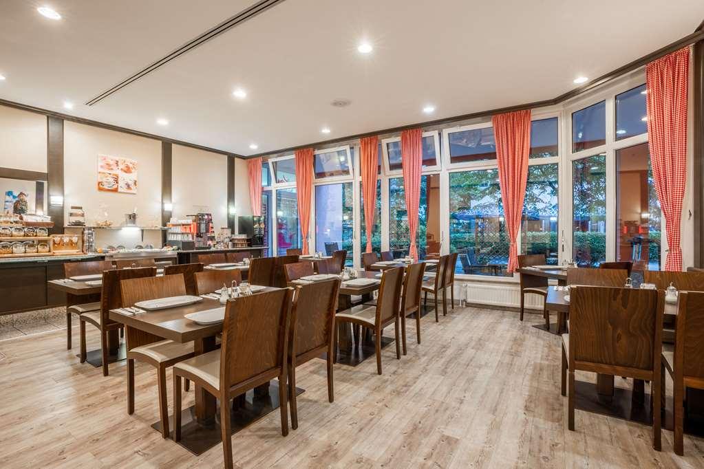 1, 2, Sleep Boardinghouse Unterschleissheim Zentrum レストラン 写真