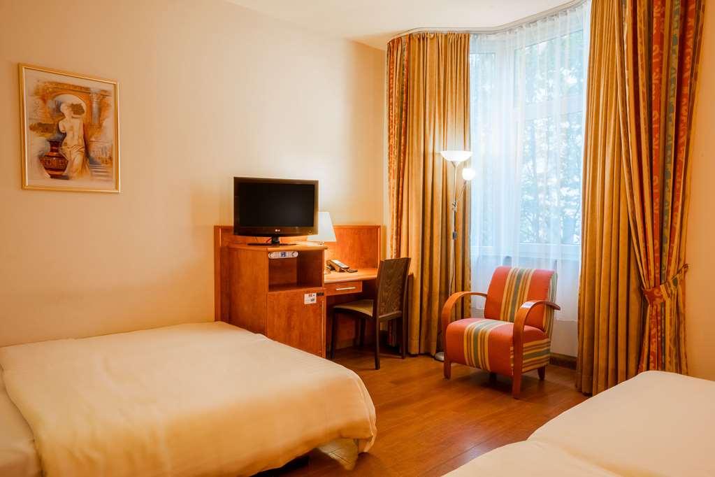 1, 2, Sleep Boardinghouse Unterschleissheim Zentrum 部屋 写真