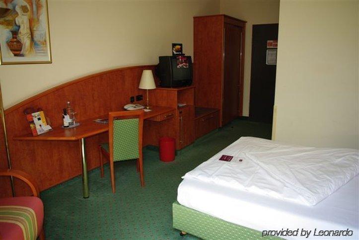 1, 2, Sleep Boardinghouse Unterschleissheim Zentrum エクステリア 写真
