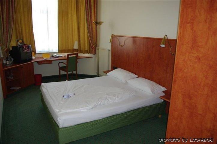 1, 2, Sleep Boardinghouse Unterschleissheim Zentrum エクステリア 写真