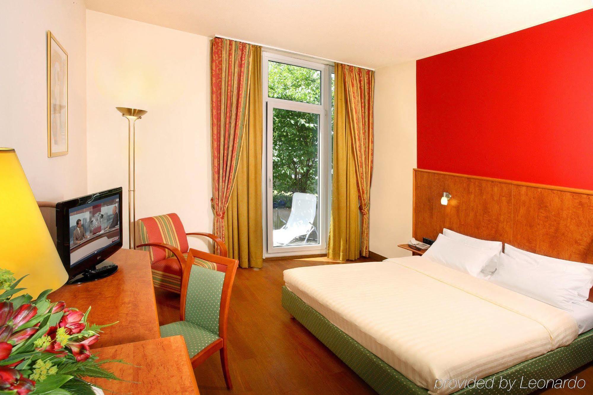 1, 2, Sleep Boardinghouse Unterschleissheim Zentrum エクステリア 写真