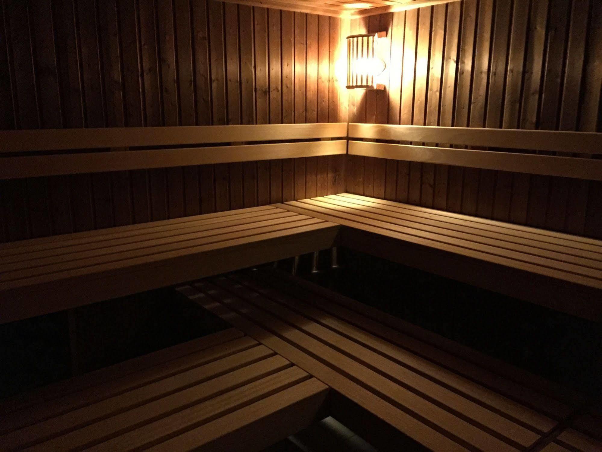 1, 2, Sleep Boardinghouse Unterschleissheim Zentrum エクステリア 写真