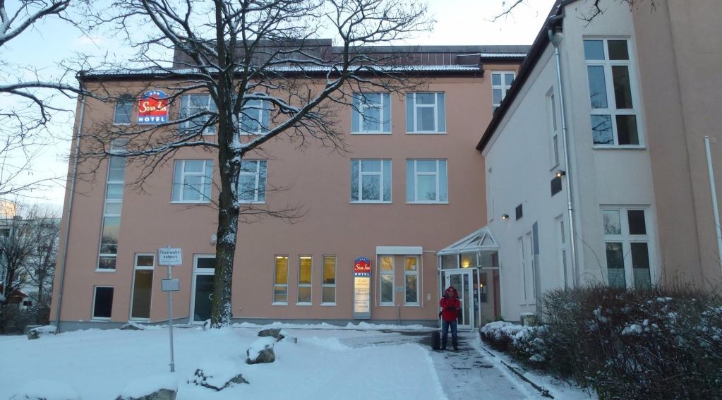 1, 2, Sleep Boardinghouse Unterschleissheim Zentrum エクステリア 写真